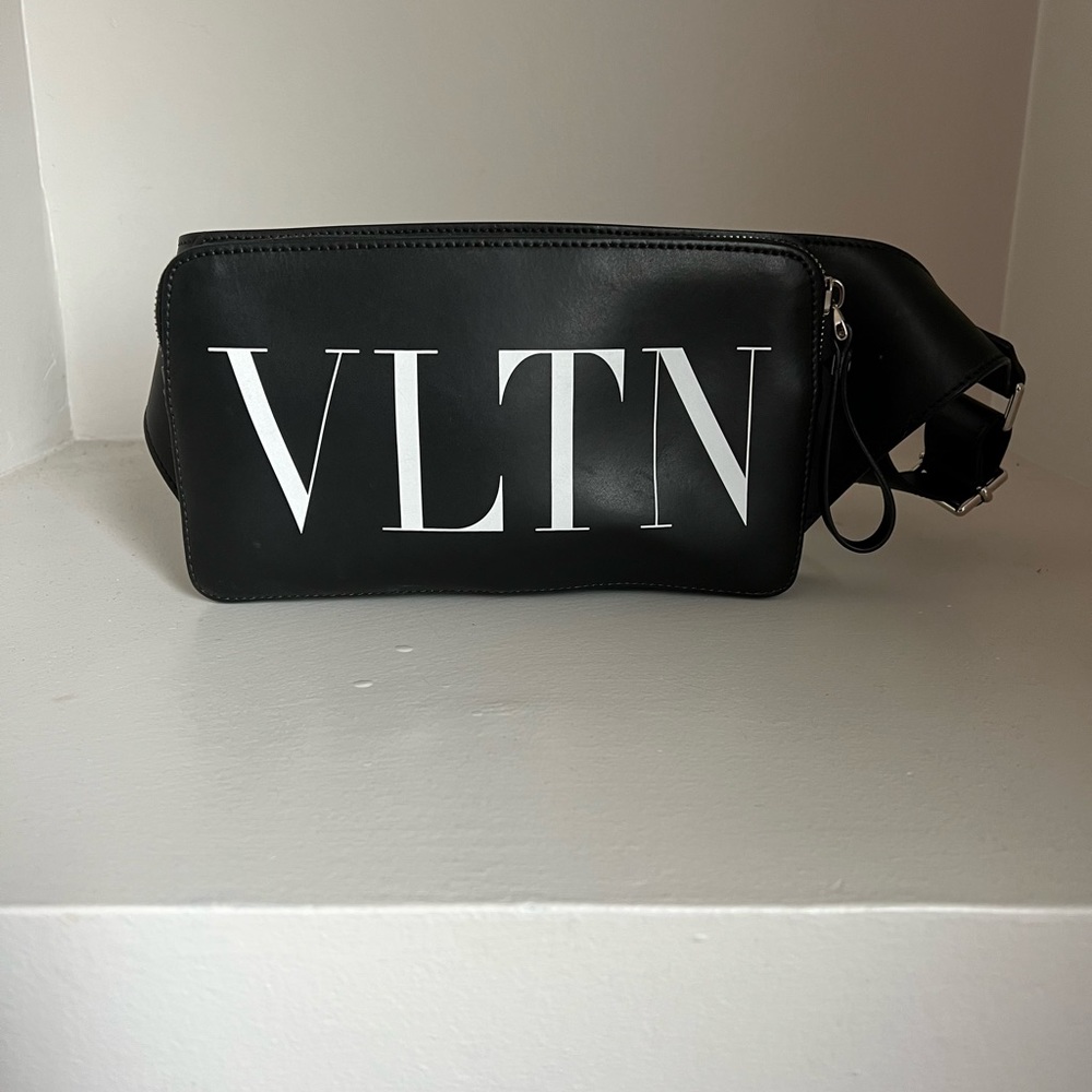 Valentino Cross body bag VLTN